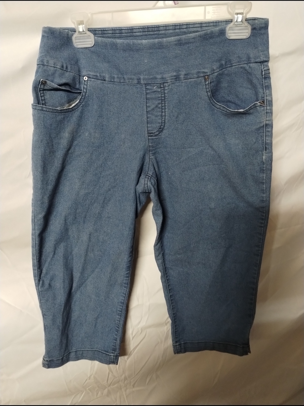 Time and Tru Light Blue Denim Capris